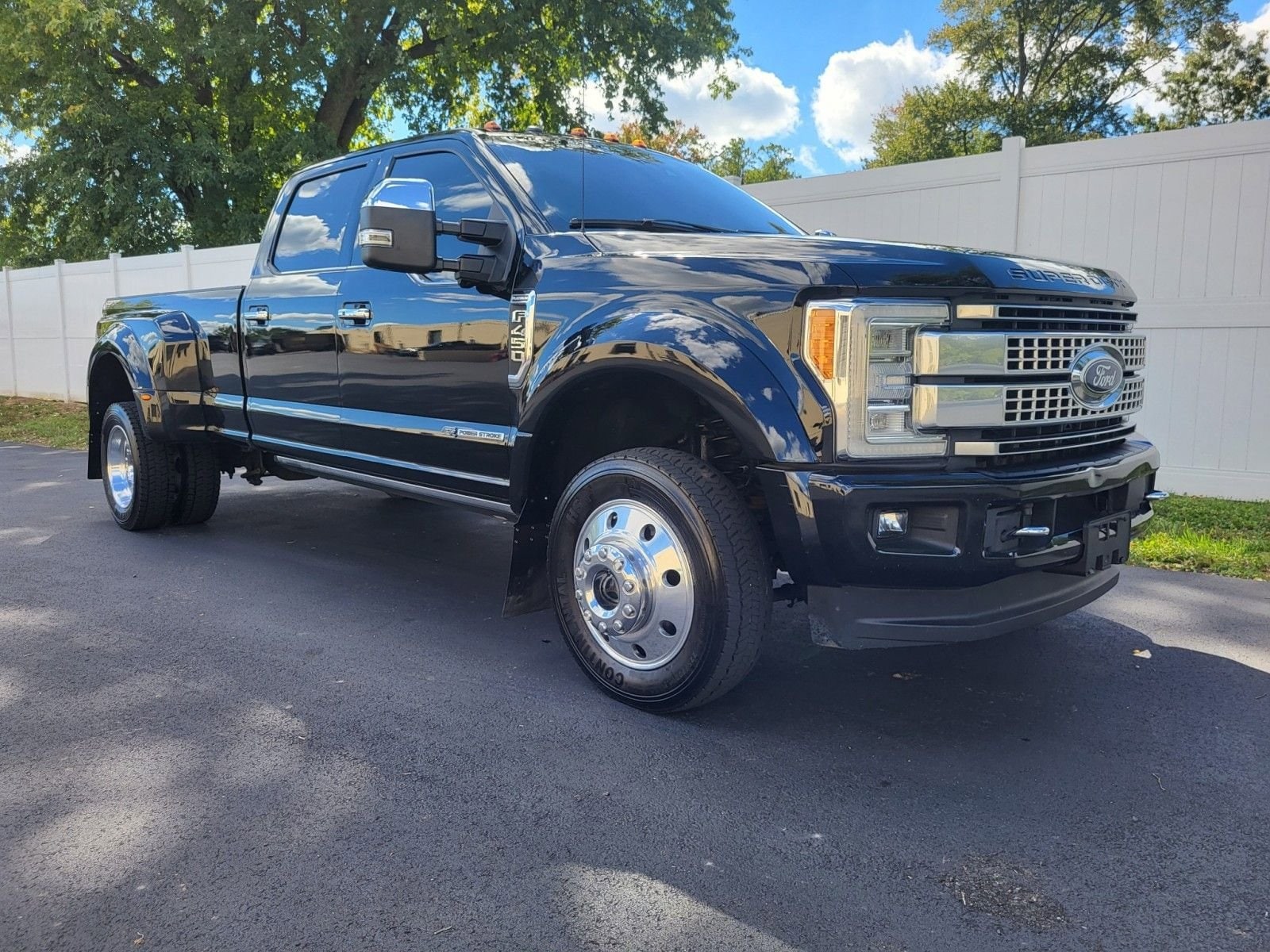 2017 Ford F-450 XL 4x4 Crew Cab 8' Box DRW's photo