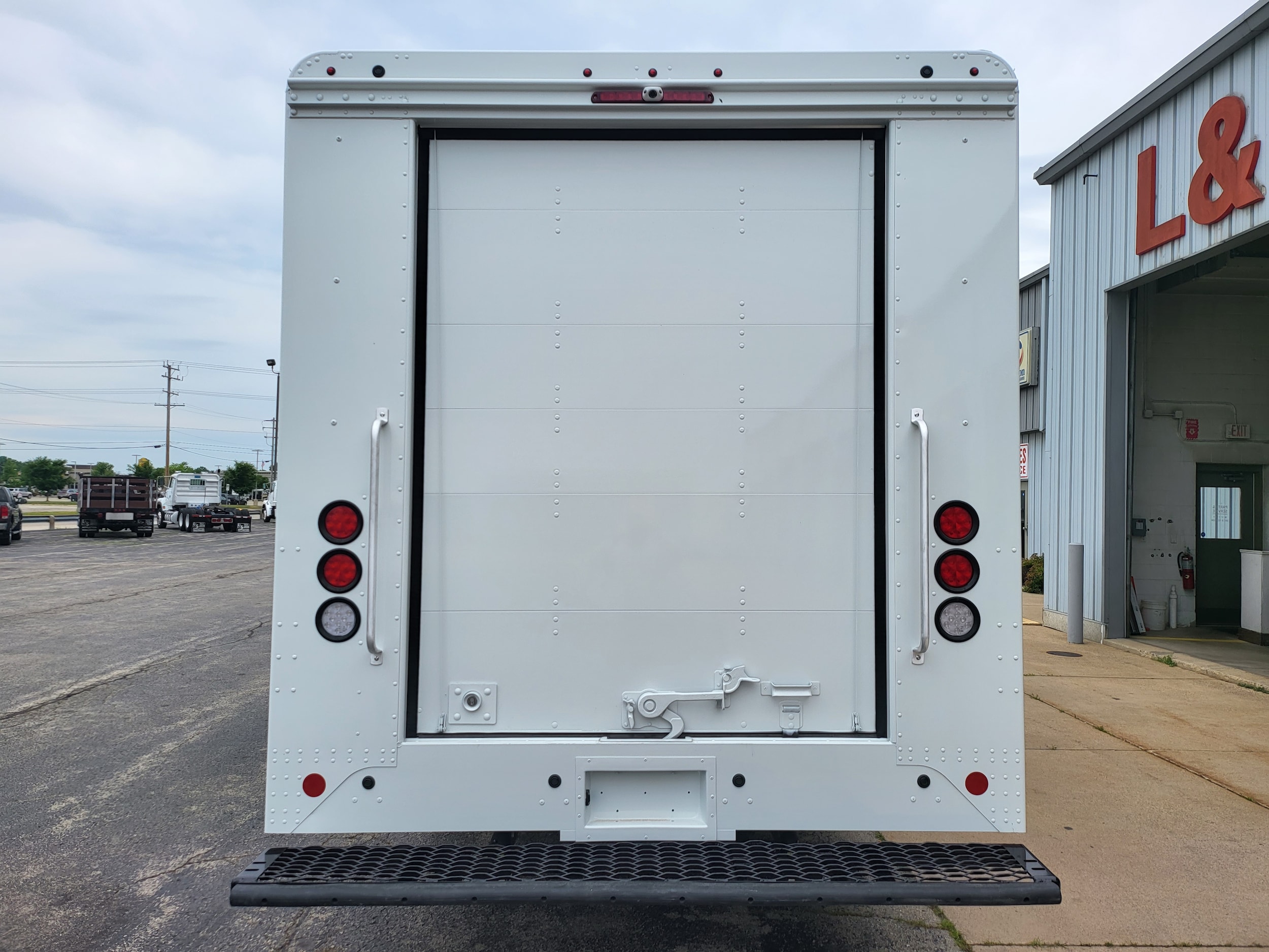 freightliner stripped chassis