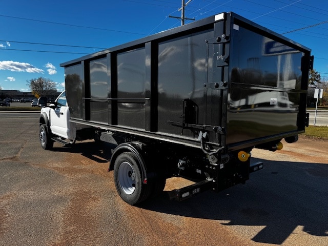 2025 Ford F-600 Super Duty Chassis Cab XL's photo
