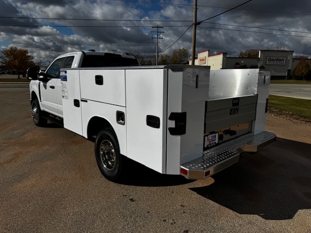 2026 Ford F-350 Super Duty Chassis Cab XL's photo