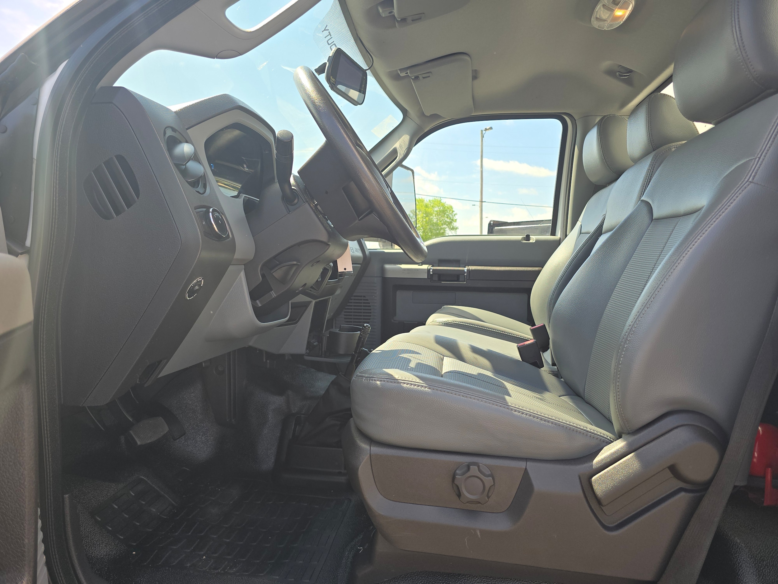 2021 Ford F-650 - Photo 7