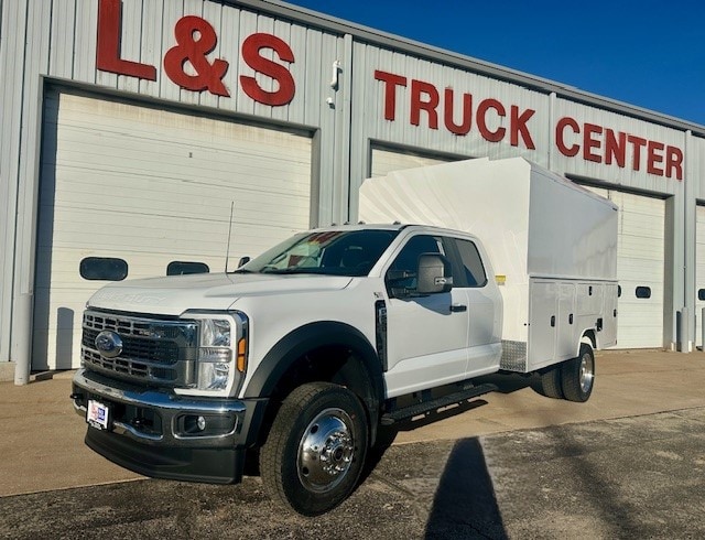 2026 Ford F-550 Super Duty Chassis Cab XL's photo