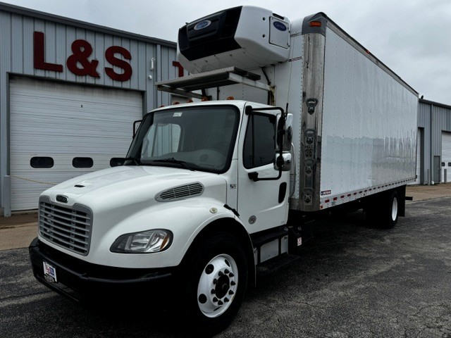  Freightliner BUSINESS CLASS M2 106