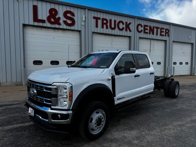 2027 Ford F-550 Chassis XL Truck Crew Cab 4295