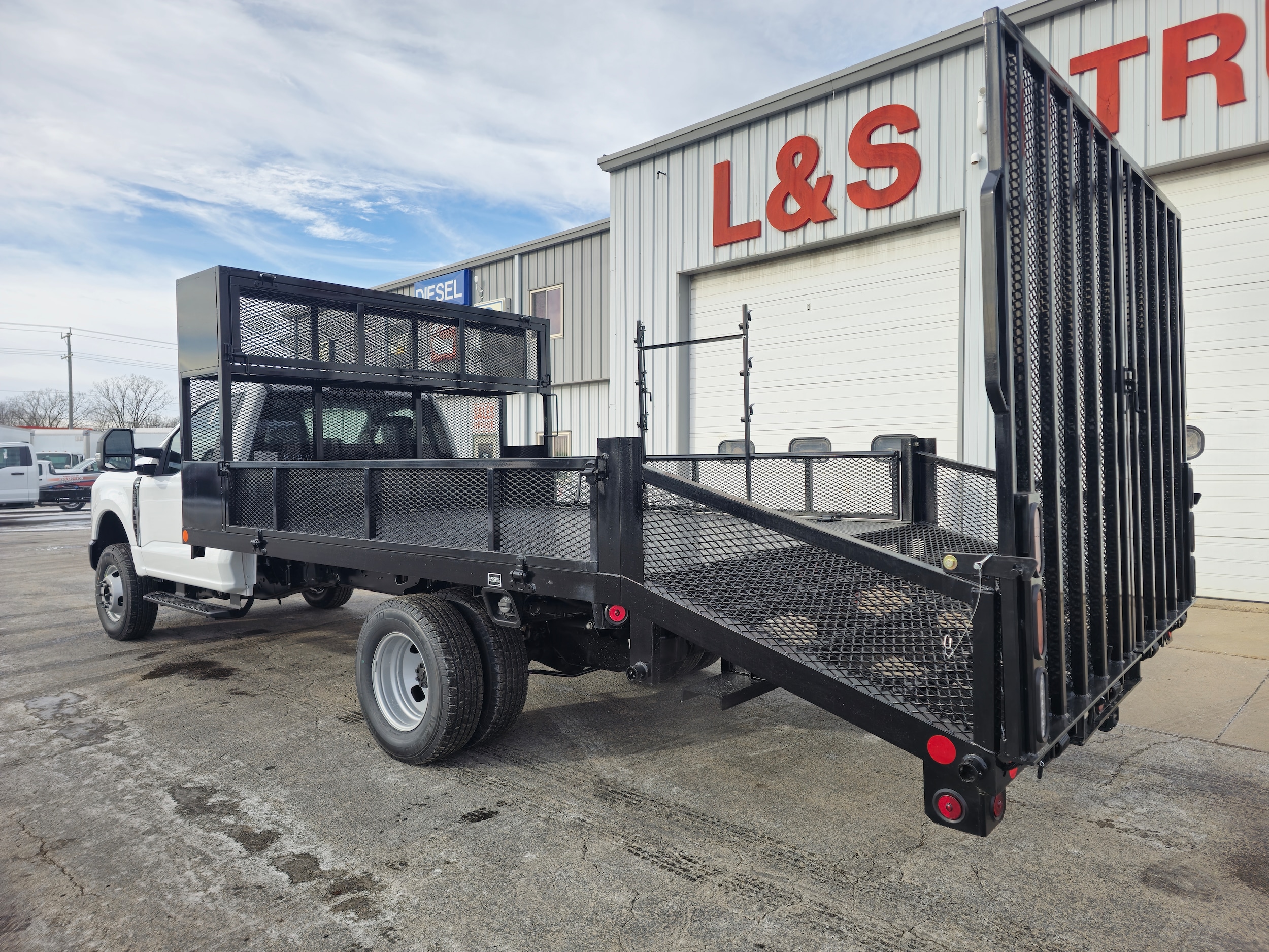 2024 Ford F-350 Super Duty Chassis Cab XL's photo