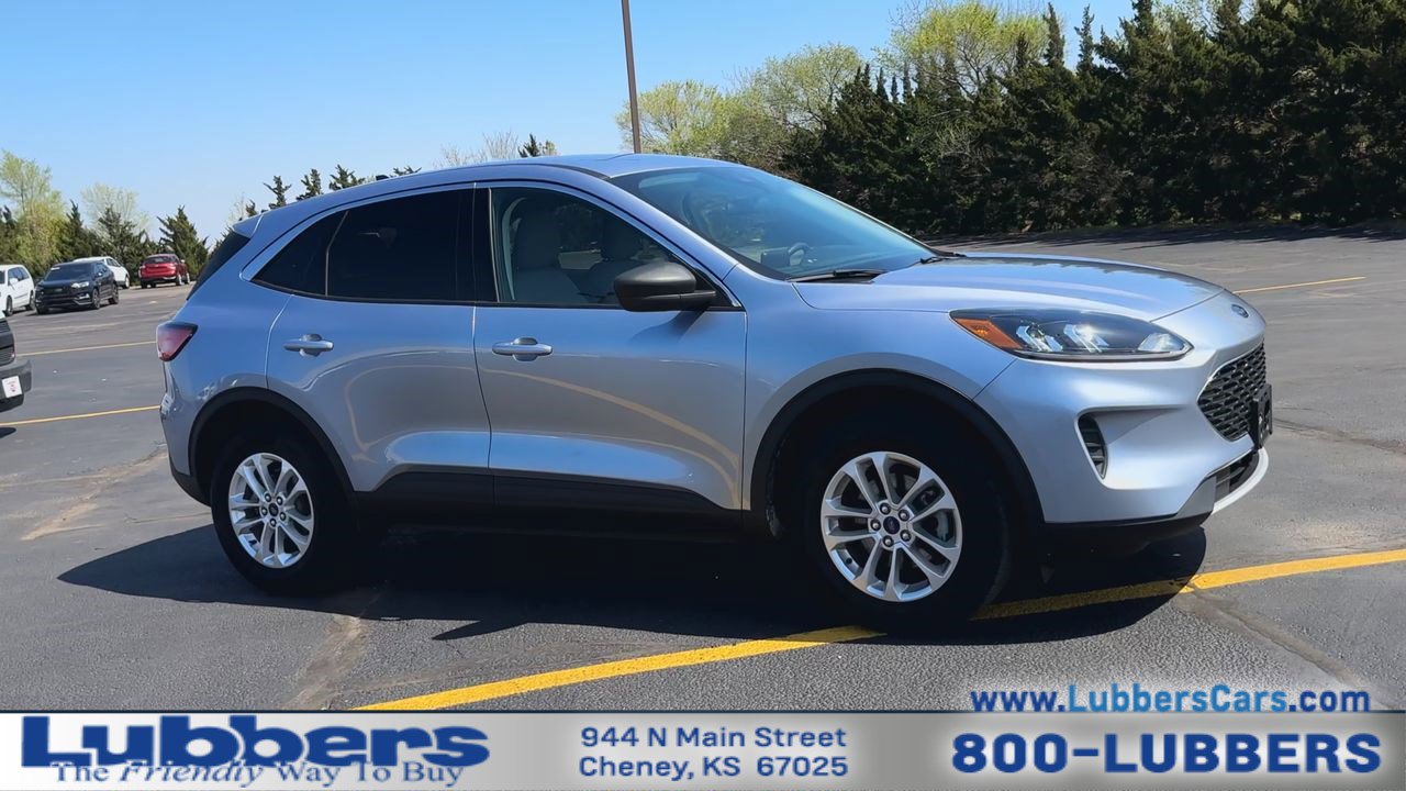 Used 2022 Ford Escape SE with VIN 1FMCU9G60NUA34368 for sale in Cheney, KS