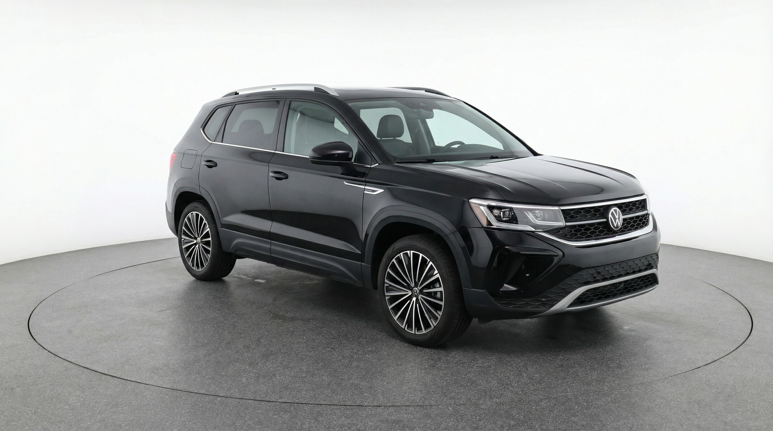 Thumbnail: 2025 Volkswagen Taos - 1