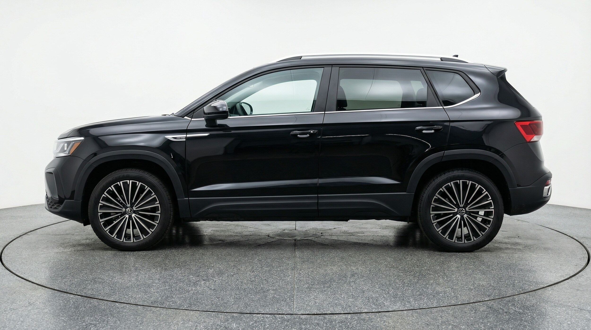 Thumbnail: 2025 Volkswagen Taos - 4