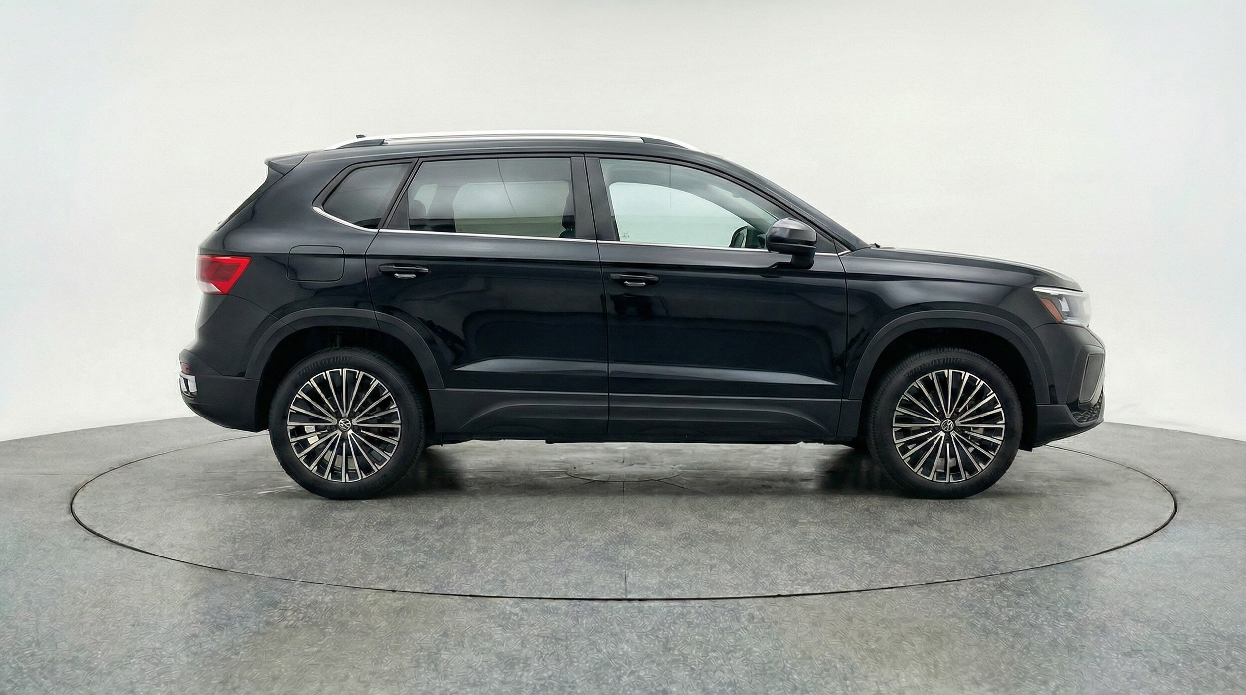 Thumbnail: 2025 Volkswagen Taos - 8