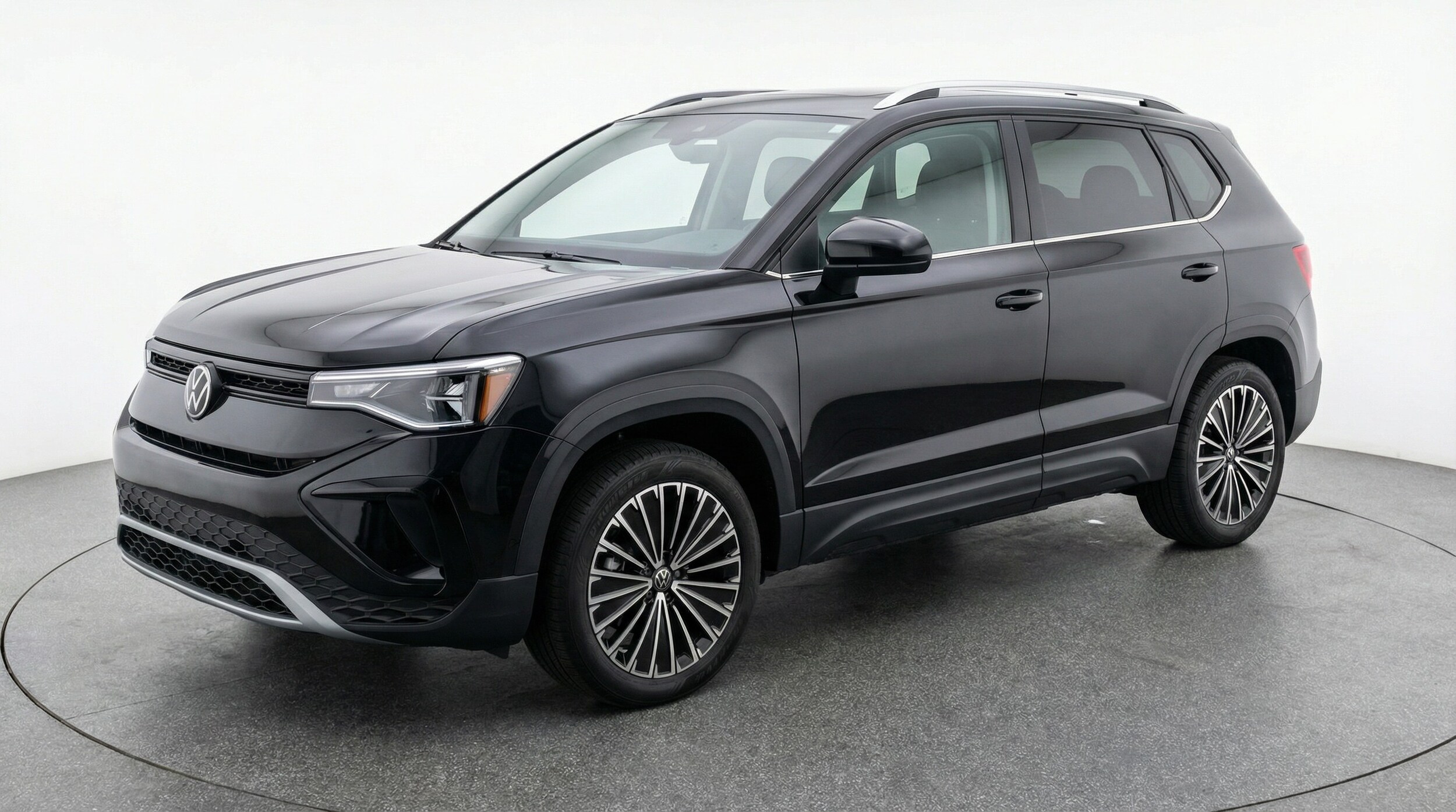 Thumbnail: 2025 Volkswagen Taos - 3