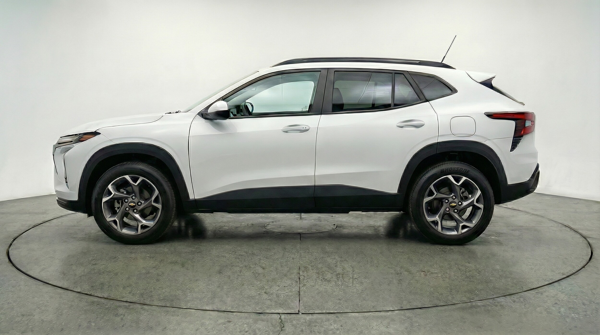 Thumbnail: 2025 Chevrolet Trax - 4