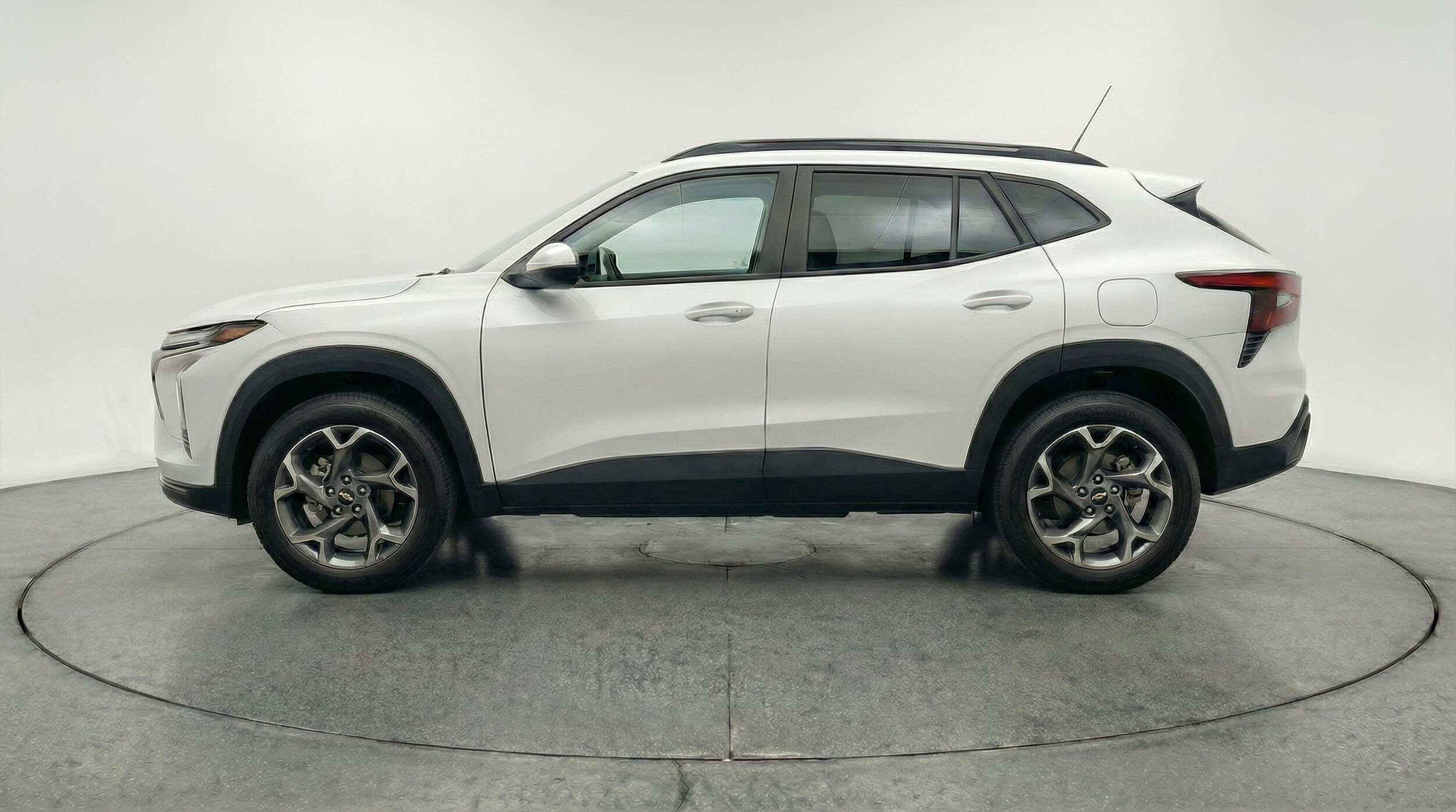 Thumbnail: 2025 Chevrolet Trax - 4