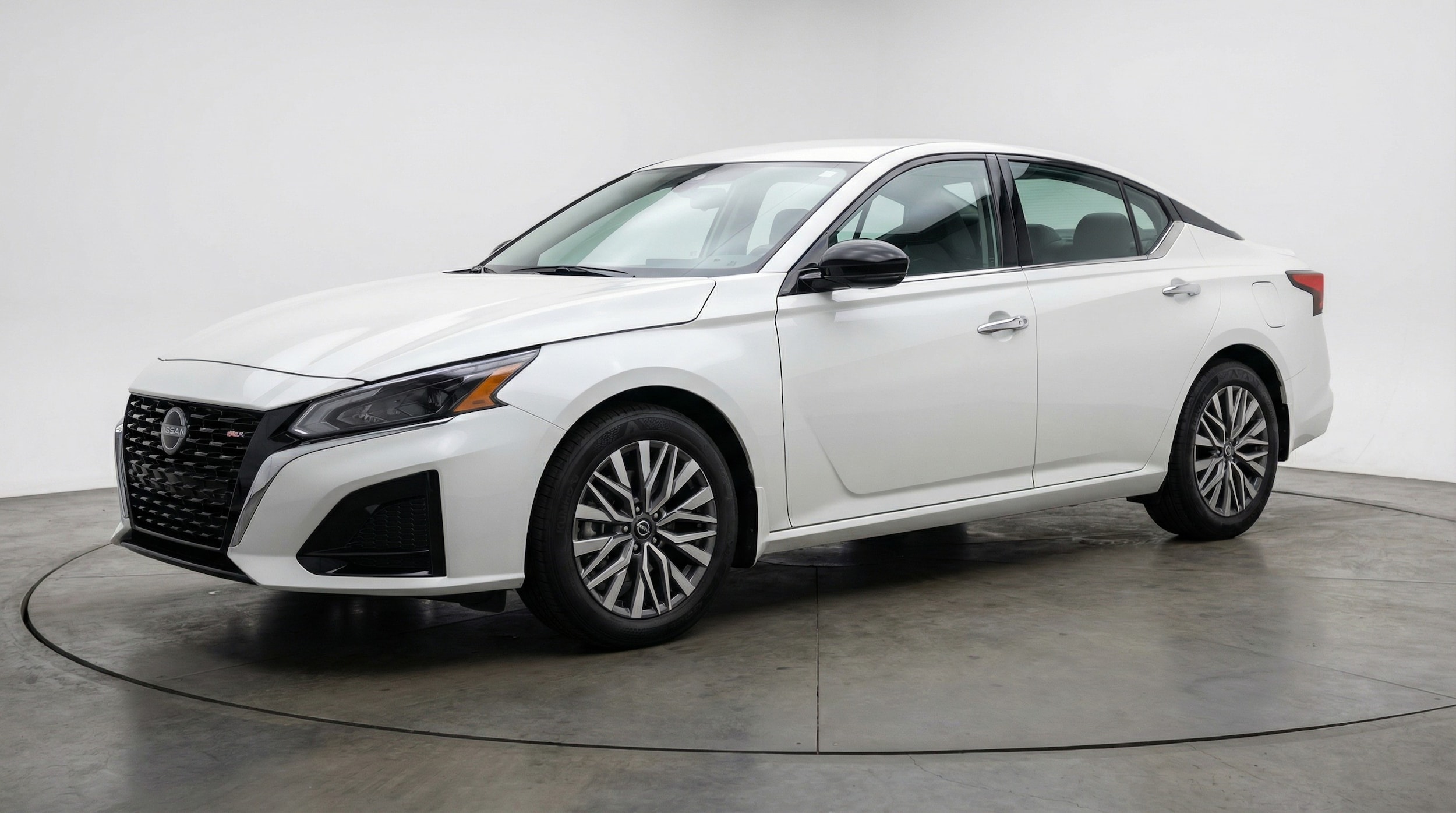 Thumbnail: 2025 Nissan Altima - 3