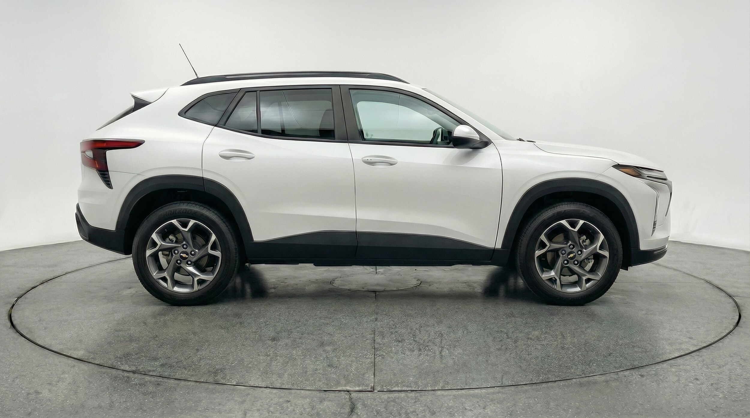 Thumbnail: 2025 Chevrolet Trax - 8