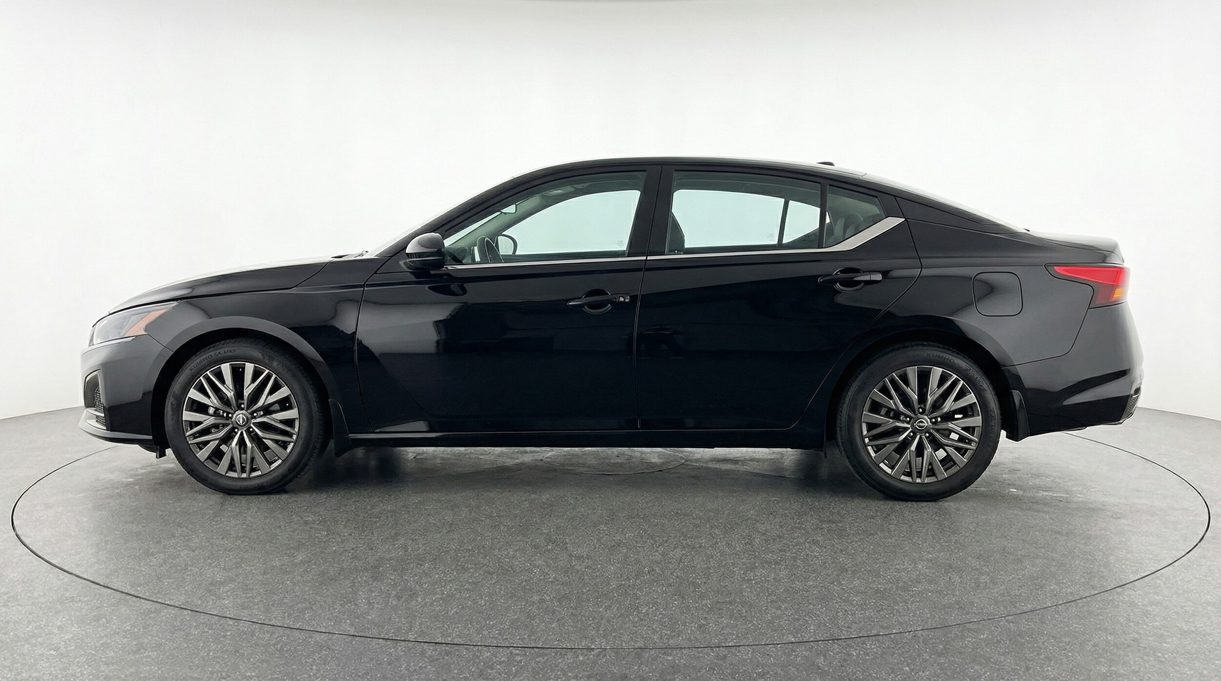 Thumbnail: 2025 Nissan Altima - 4