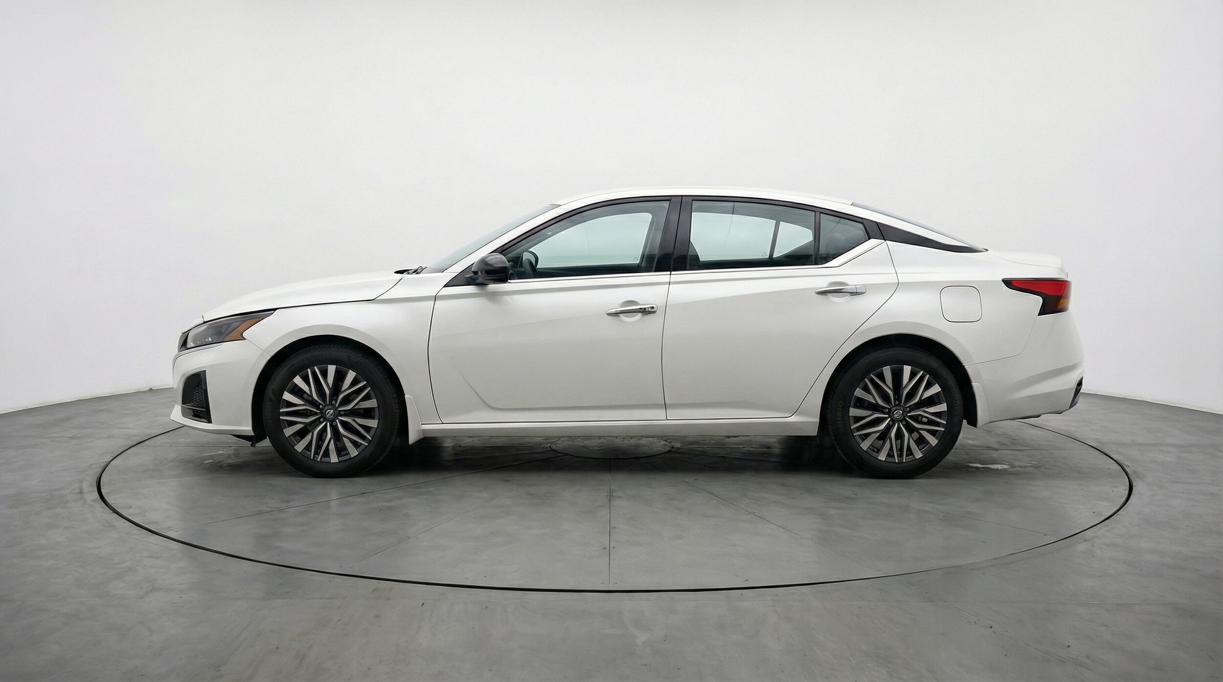 Thumbnail: 2025 Nissan Altima - 4