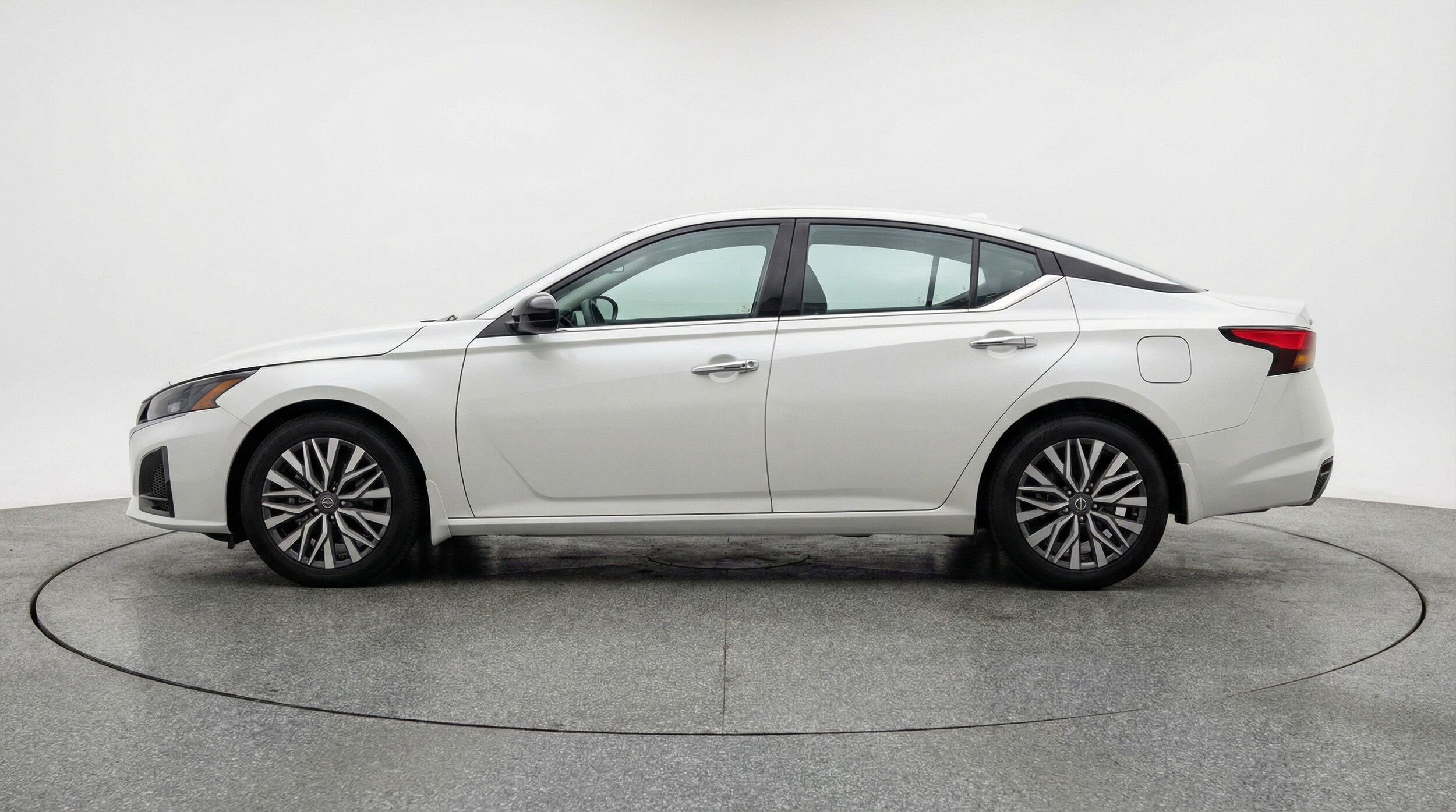 Thumbnail: 2025 Nissan Altima - 4