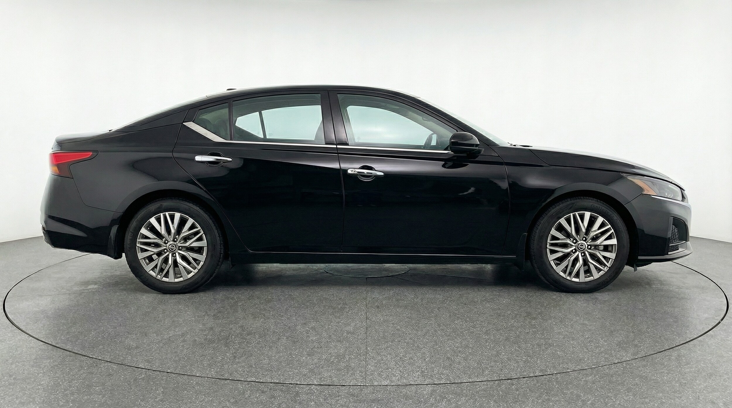 Thumbnail: 2025 Nissan Altima - 8