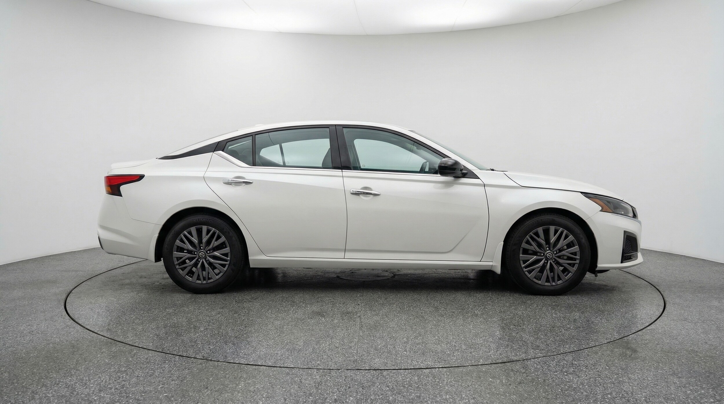 Thumbnail: 2025 Nissan Altima - 8