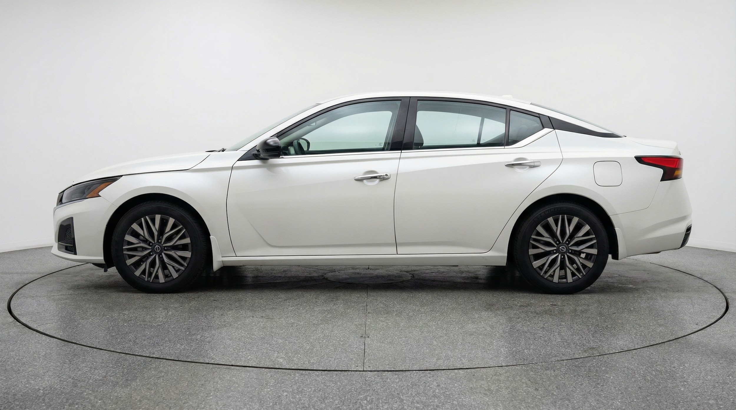 Thumbnail: 2025 Nissan Altima - 4