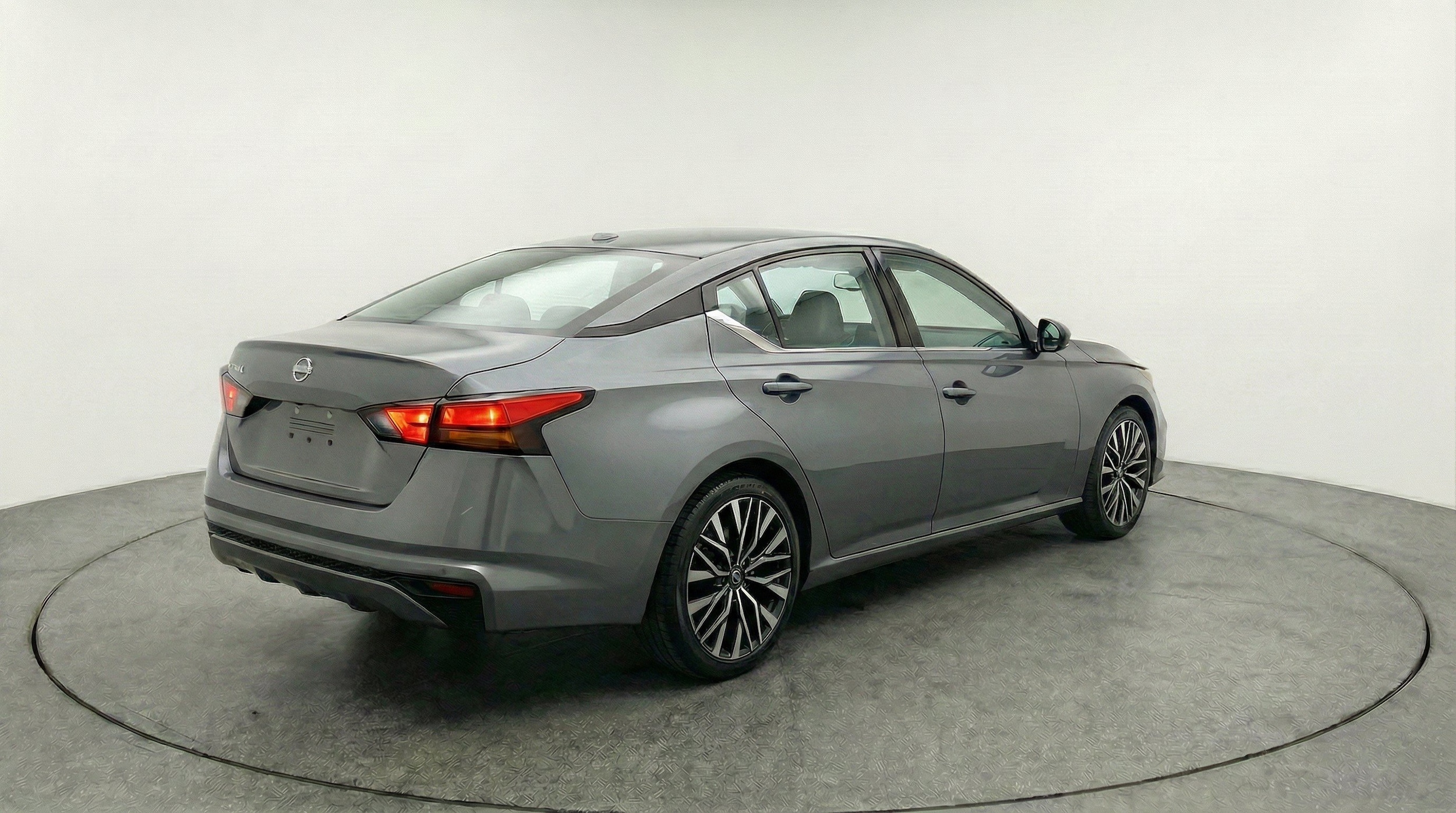 Thumbnail: 2025 Nissan Altima - 9