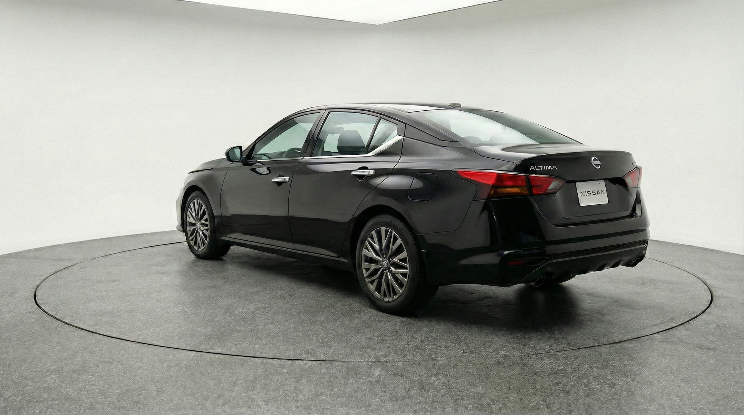 Thumbnail: 2025 Nissan Altima - 5