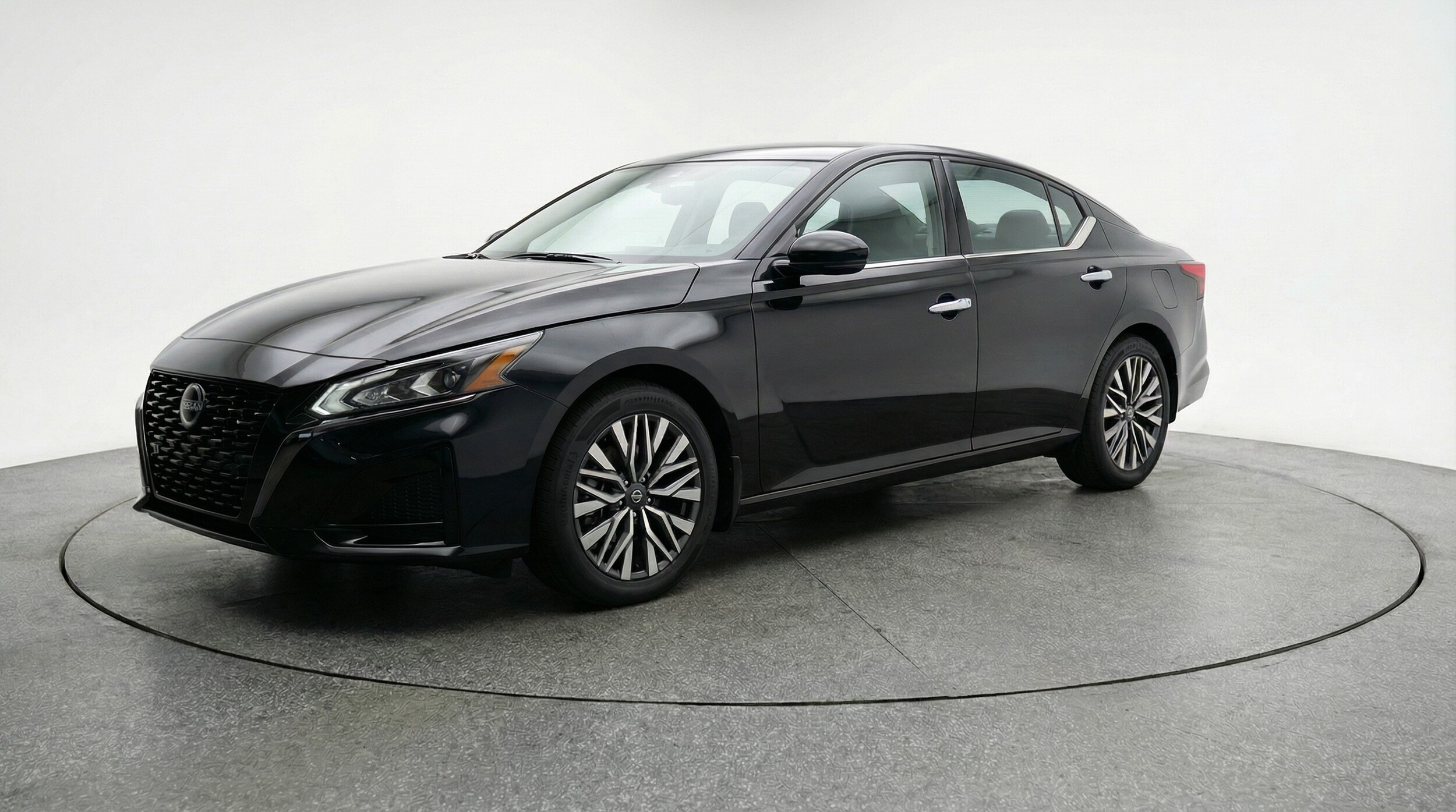 Thumbnail: 2025 Nissan Altima - 3