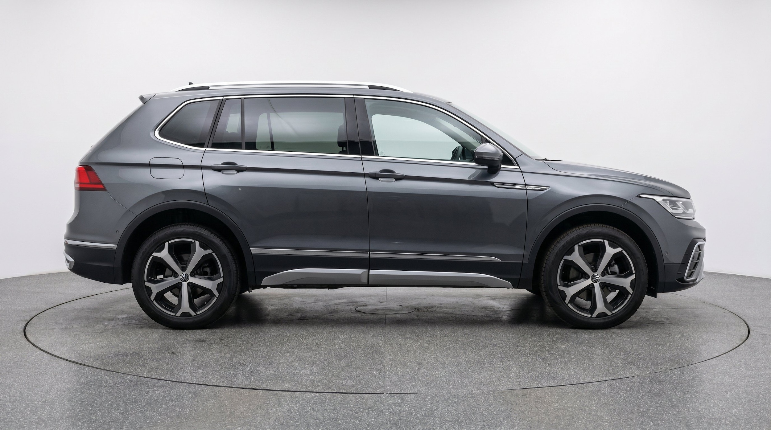 Thumbnail: 2026 Volkswagen Tiguan - 10