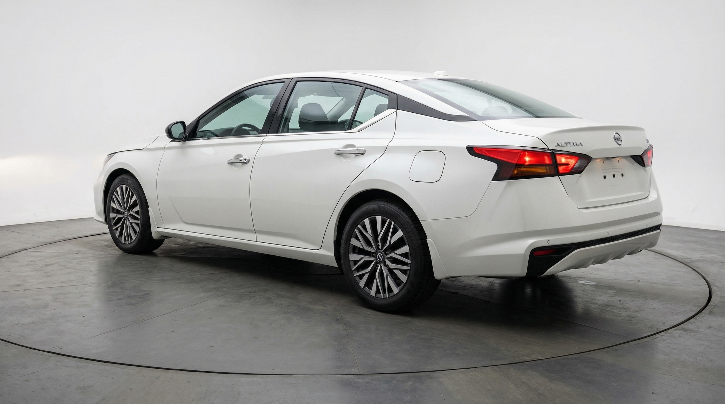 Thumbnail: 2025 Nissan Altima - 5