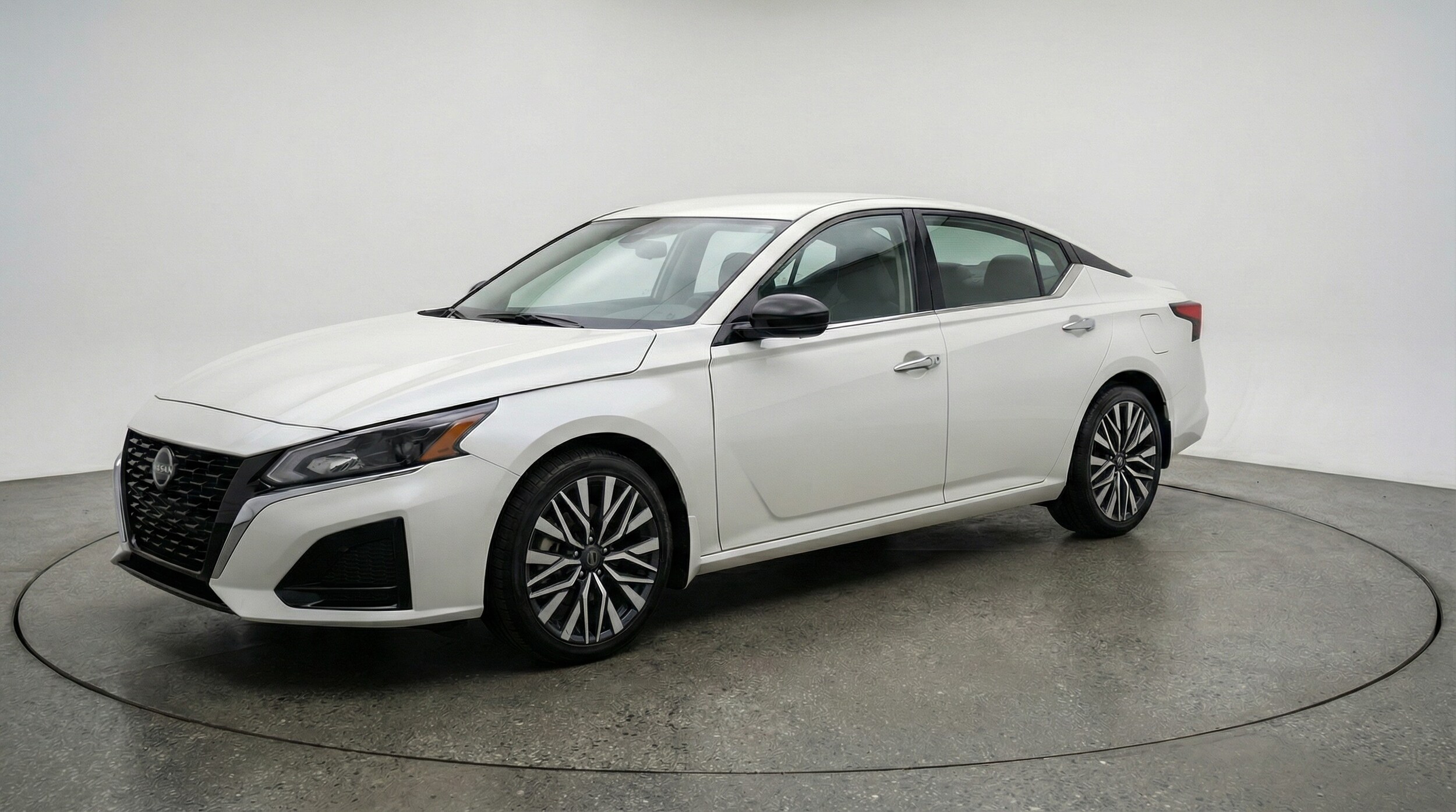 Thumbnail: 2025 Nissan Altima - 3