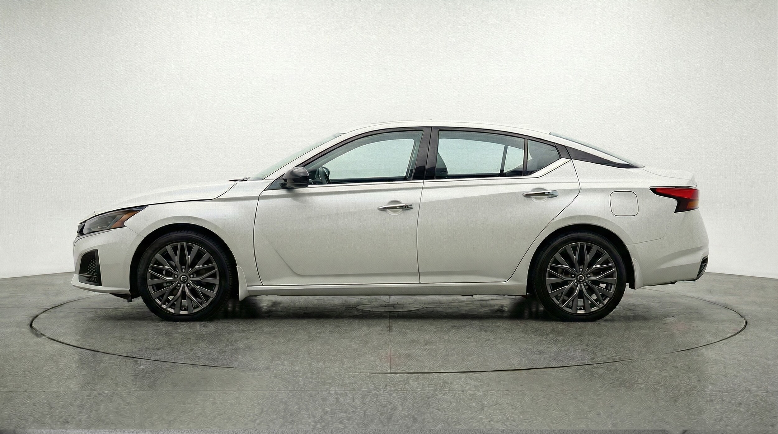 Thumbnail: 2025 Nissan Altima - 4