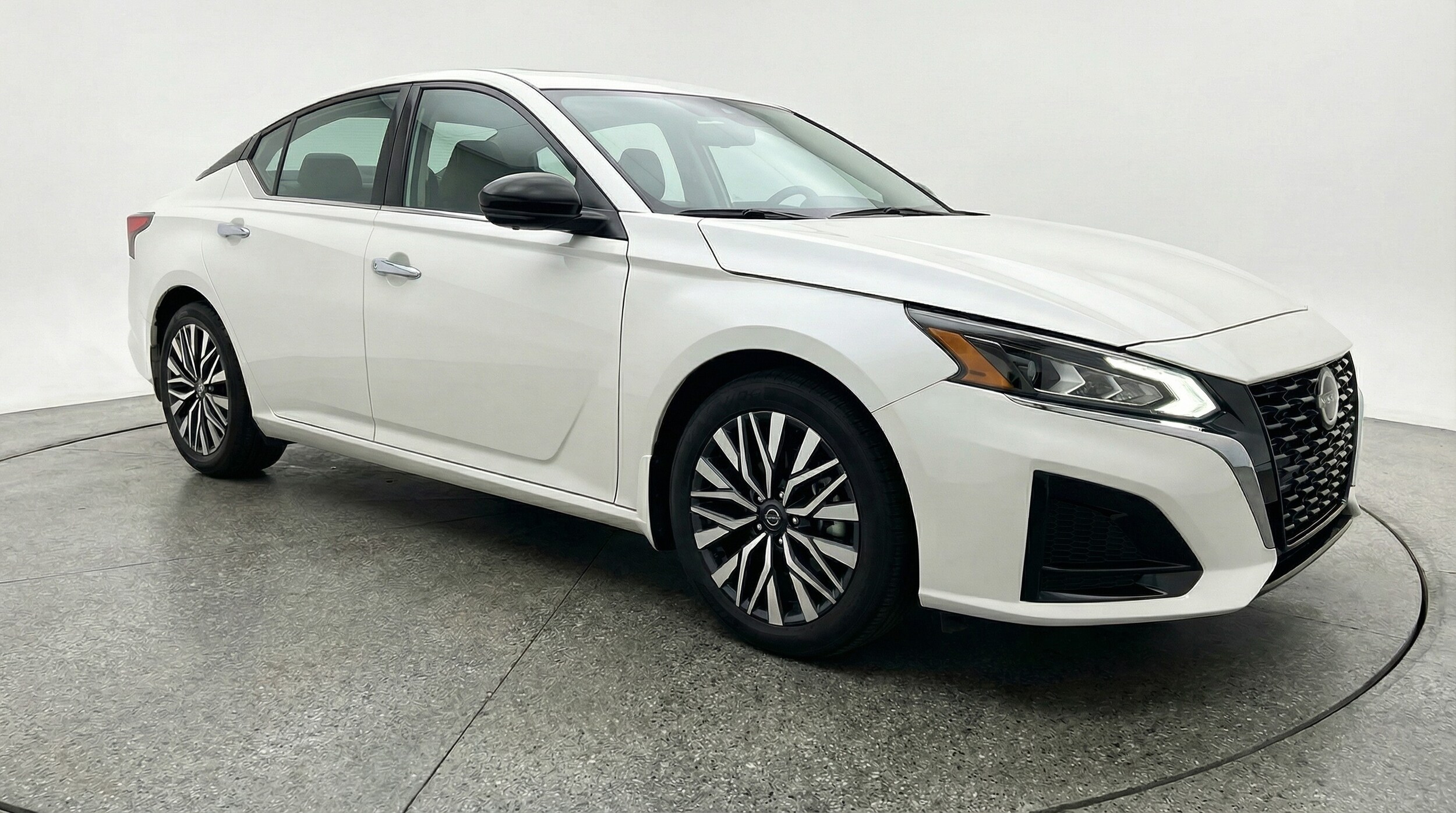 Thumbnail: 2025 Nissan Altima - 1