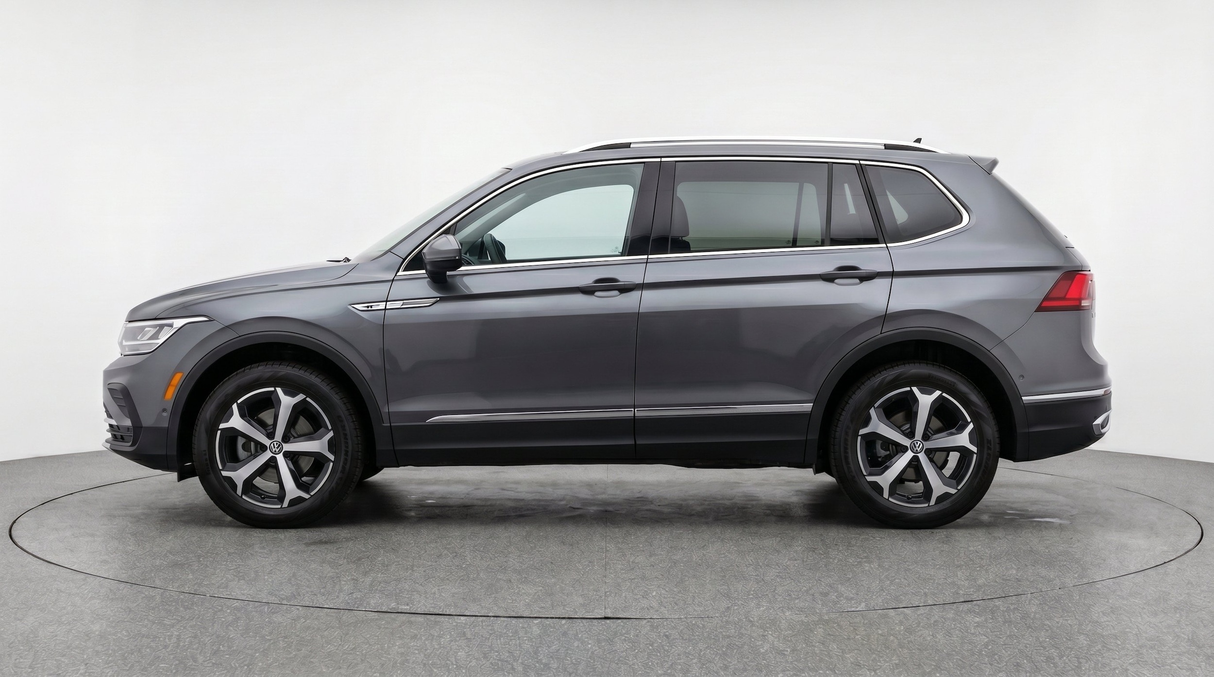 Thumbnail: 2026 Volkswagen Tiguan - 5