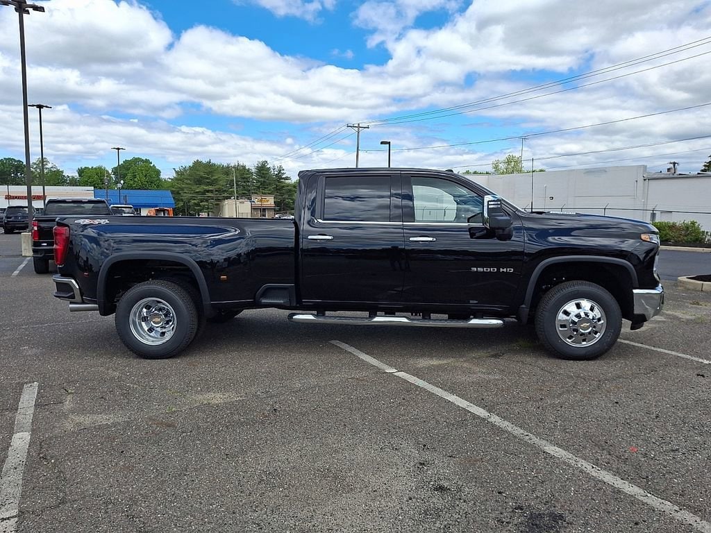 2026 Chevrolet Silverado 3500 HD LTZ - Photo 9