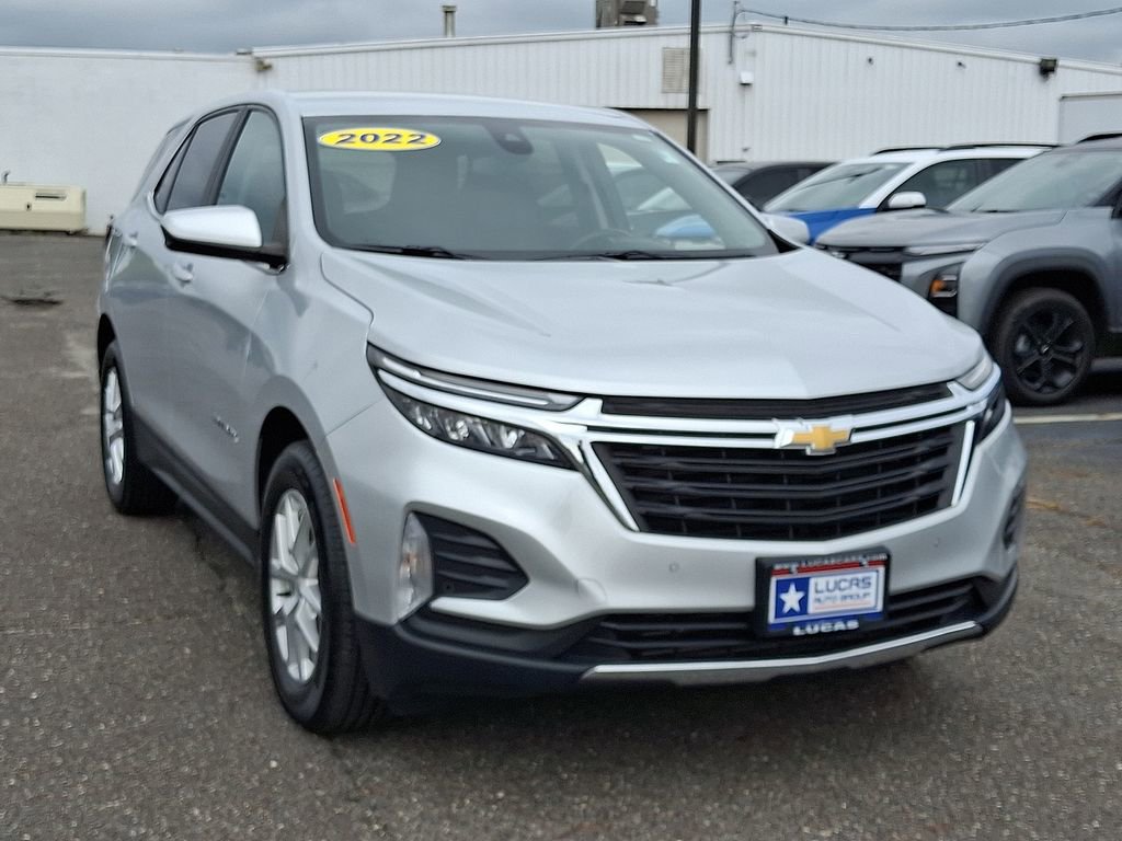2022 Chevrolet Equinox LT photo 2