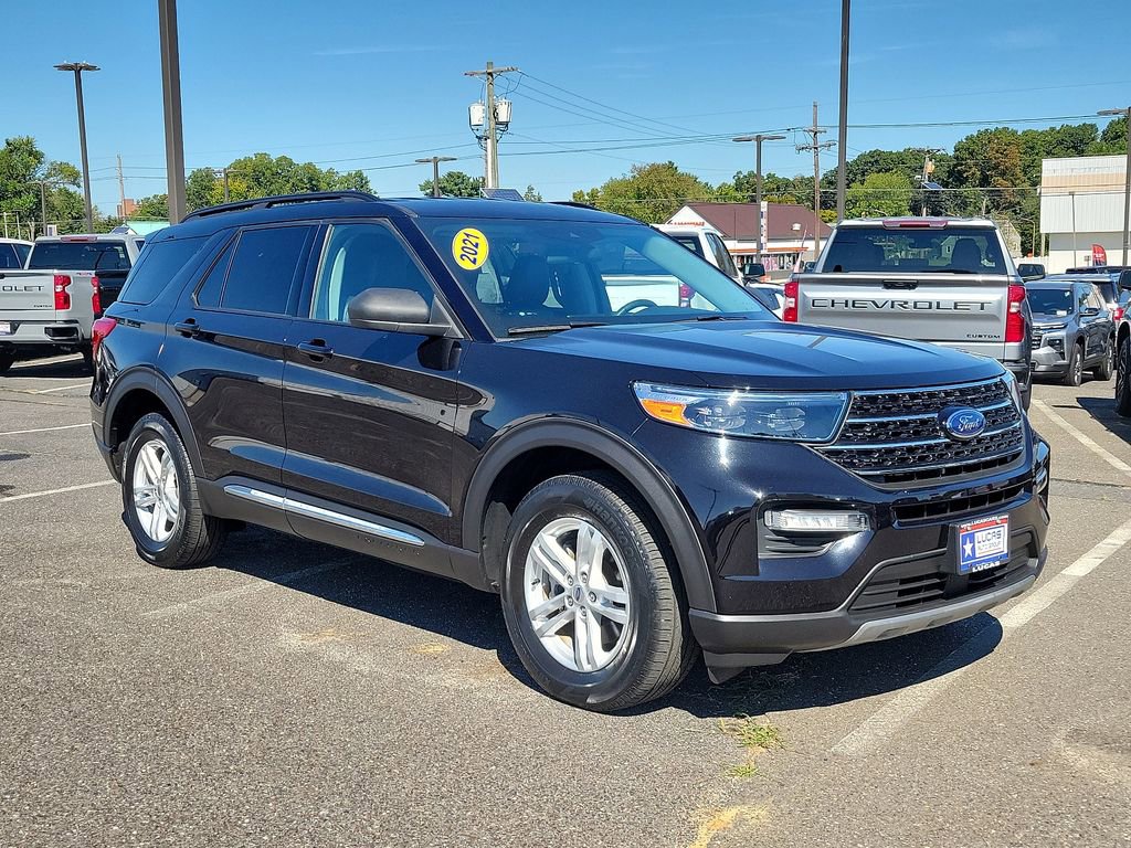 Used 2021 Ford Explorer XLT with VIN 1FMSK8DH5MGA25860 for sale in Lumberton, NJ