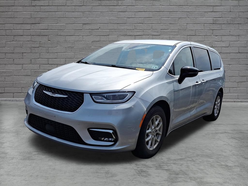 Used 2024 Chrysler Pacifica Touring L Van Passenger Van