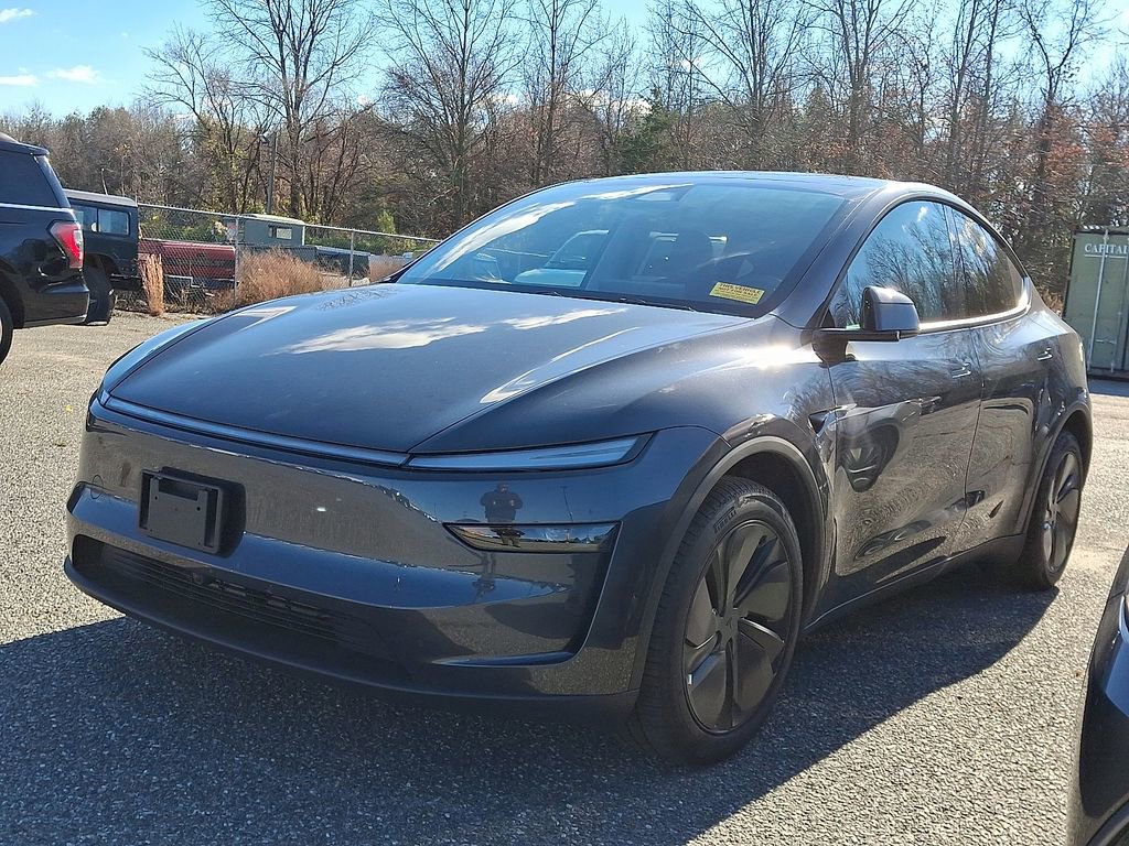 2026 Tesla Model Y Long Range photo 3