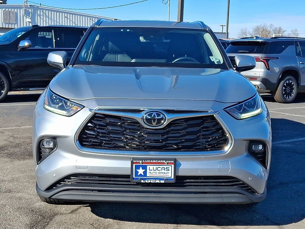 Used 2023 Toyota Highlander L SUV