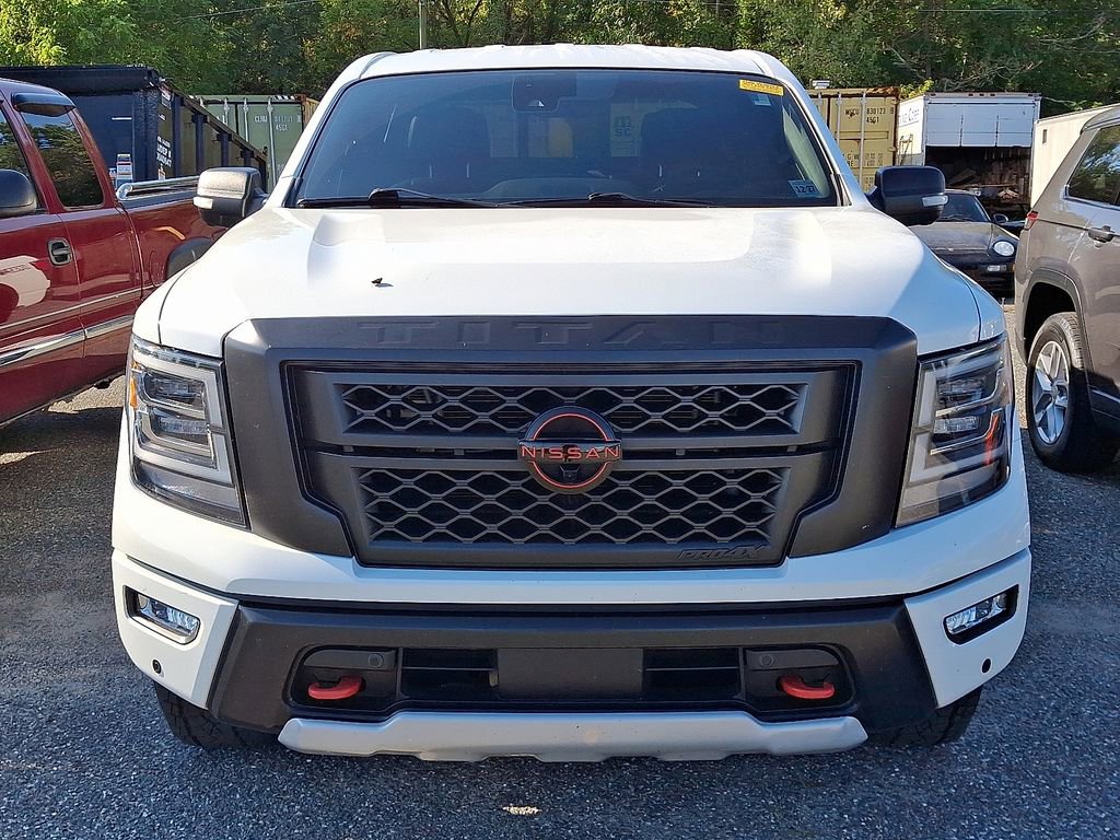 2023 Nissan Titan Crew Cab PRO-4X photo 2