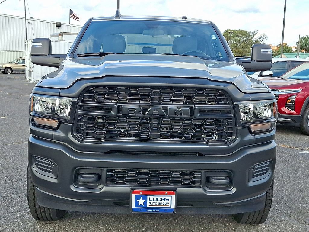 2024 Ram 3500 Tradesman photo 3