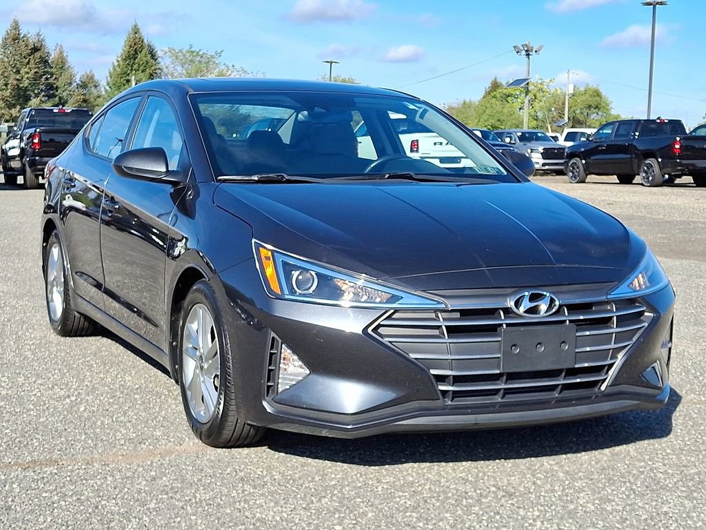2020 Hyundai Elantra Value Edition photo 2