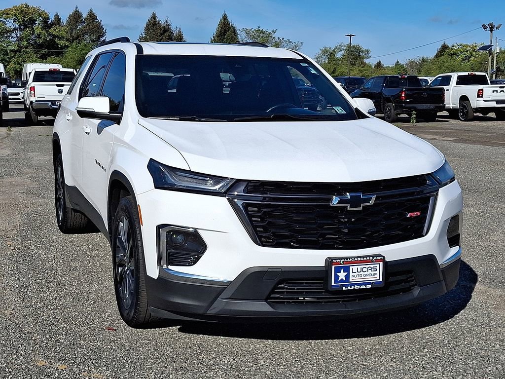 2023 Chevrolet Traverse RS photo 2