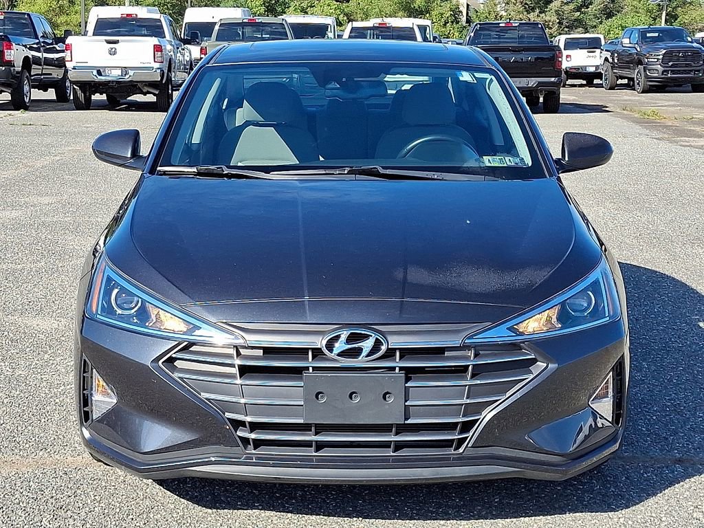 2020 Hyundai Elantra Value Edition photo 3