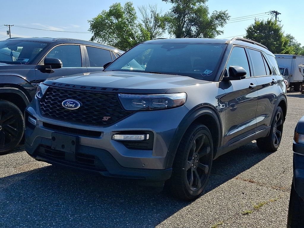 2022 Ford Explorer ST photo 3