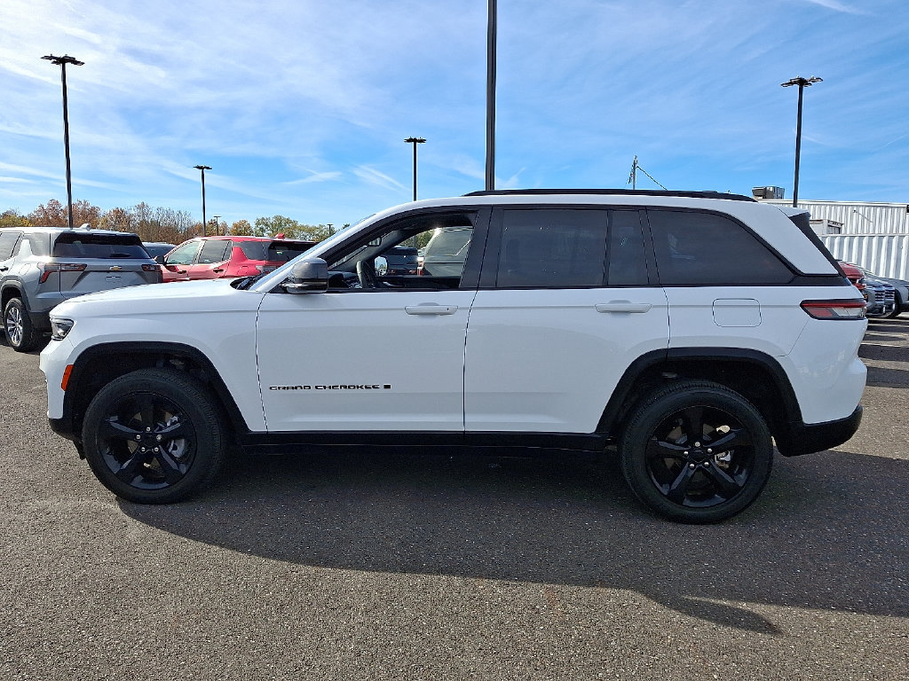 2023 Jeep Grand Cherokee Altitude - Photo 7