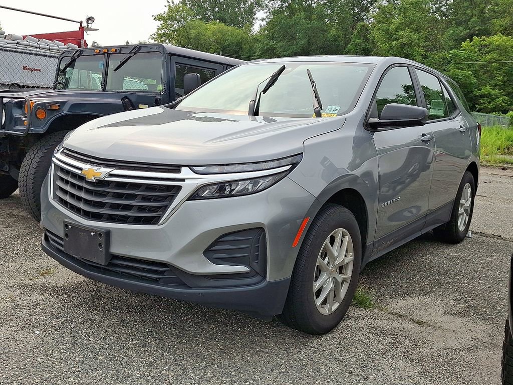 2024 Chevrolet Equinox LS photo 3