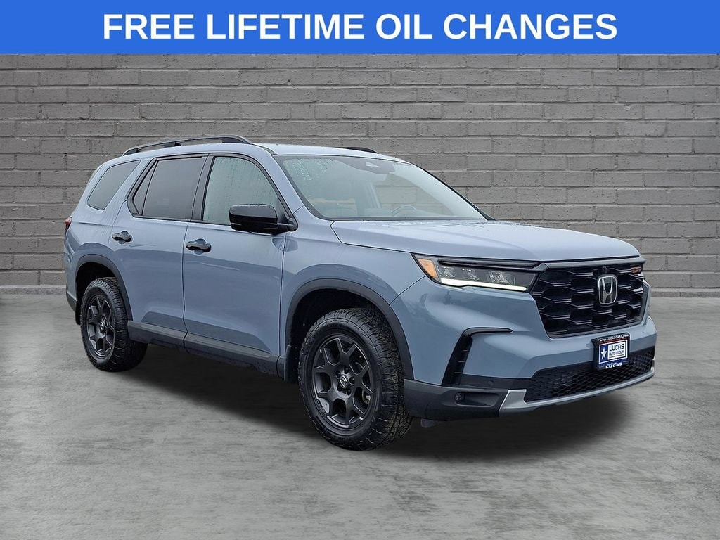 Used 2025 Honda Pilot TrailSport SUV