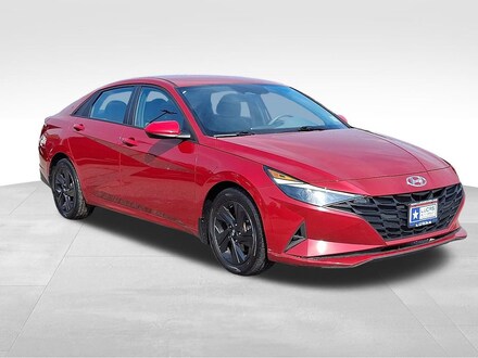 2022 Hyundai Elantra SEL Sedan