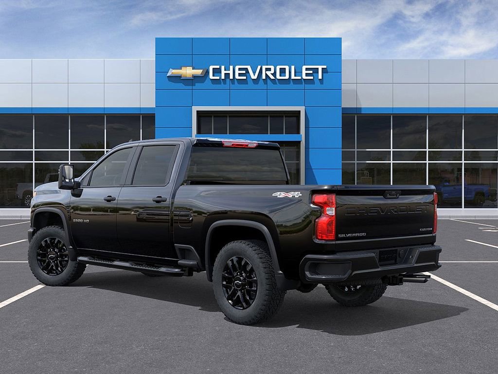 2025 Chevrolet Silverado 2500HD Custom photo 3